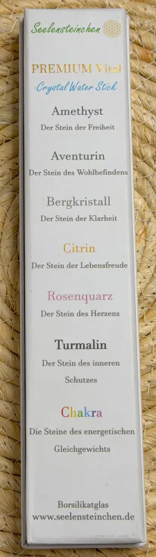 Edelsteinwasser-wassersteine-edelsteine-heilwasser-wasser-energetisieren-chakra-jaspis-amethyst-bergkristall-calcit-sodalith